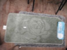 *Bath Mat (as per photograph)