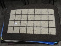 *Bath Mat (as per photograph)