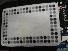 *Bath Mat (as per photograph)