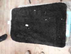 *Bath Mat (as per photograph)