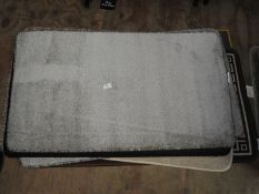 *Bath Mat (as per photograph)