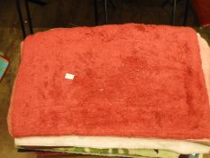 *Bath Mat (as per photograph)