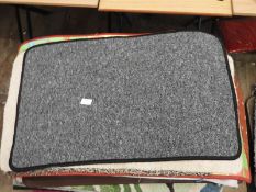 *Bath Mat (as per photograph)