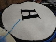 *Circular Rug (as per photograph)