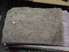 *Bath Mat (as per photograph)