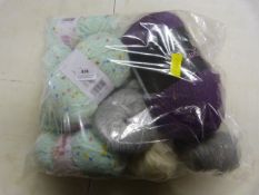 10 Assorted Balls of Wool