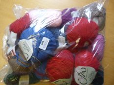25pk of Assorted Wool (Small)