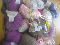 25pk of Assorted Wool (Small)