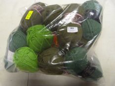 10 Assorted Balls of Wool