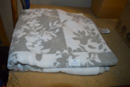 *Grey & White Spa Towel