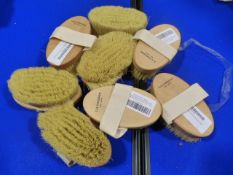 *Eight Lilywoods Bath Brushes