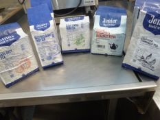 * selection of 8 x 500g loose leaf teas