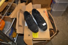 *Pair of Site Safety Trainers Size: 7