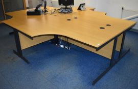 4 x Office Desks With Light Wood Finish - Includes Left and Right Hand - 160 x 120 cms - Ref FE244
