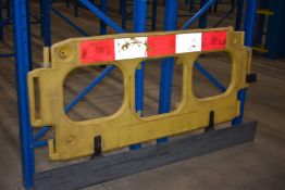 4 x Freestanding Barrier Dividers - For Roadworks etc - CL480 - Location: Nottingham NG15 SHORT