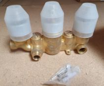 1 x Triple Valve With Diverter (VAL1004) - Unused Boxed Stock - Low Start, No Reserve - Ref: WH1 - C