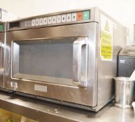 1 x Panasonic Commercial Microwave Oven With Stainless Steel Exterior - Ref NC371 - CL390