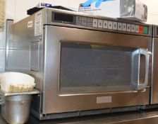 1 x Panasonic Commercial Microwave Oven With Stainless Steel Exterior - Ref NC370 - CL390