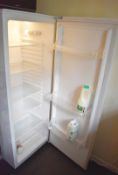 1 x Fridgemaster MTL55249 White Freestanding Fridge - Height 144 cm x Width 55 cm