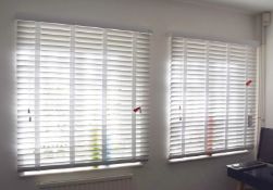 2 x Venitian Window Blinds in White - Size H120 x W110 cm