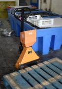 1 x T-Scale Pallet Truck Scale Pump Truck - Includes Charger - CL529 - Location: Wakefield WF2