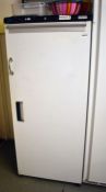 1 x Electrolux Upright Commercial Refrigerator - H165 x W69 x D60 cms - Ref WW301 - CL520 -