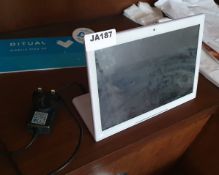 1 x 10.1 Inch Table PC Computer - Model WF108 - Includes Charger - CL532 - Ref JA187 - Location: