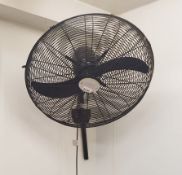 1 x Hydor 26 Inch Industrial Wall Fan - CL532 - Ref JA179 - Location: London, EC4N Auction