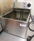1 x Lincat Countertop Fryer - Stainless Steel Finish With Single Basket Capacity - 240v - CL532 -