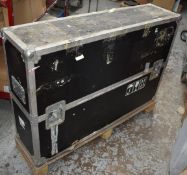 1 x Flight Case For Flat Screen LCD / Plasma Televisions - Suitable For 32 - 42 Inch Screens - CL011