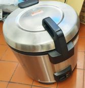 1 x Tiger Rice Cooker - Model JN0-B36W - Stainless Steel Finish - 240v - Boxed With Instructions -