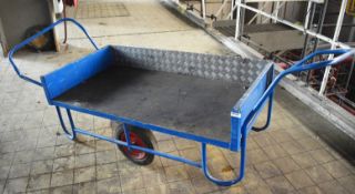 1 x Side Loading Transport Trolley With Rubber Wheels and Push/Pull Handles - Bed Size 77 x 150