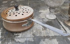 1 x Copper Pan With Lid - Diameter 20cm - Ref: JB244 - Pre-Owned - NO VAT ON THE HAMMER - CL574 - Lo