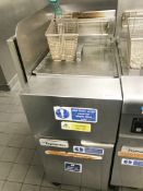 1 x Frymaster Commercial SingleTank Gas Fryer - 230v G20 - Model MJ135VSC Size H90 x W40 x D80 cms -
