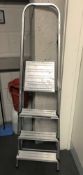 1 x Four Tread Aluminium Step Ladder - CL587 - Location: London WC2H