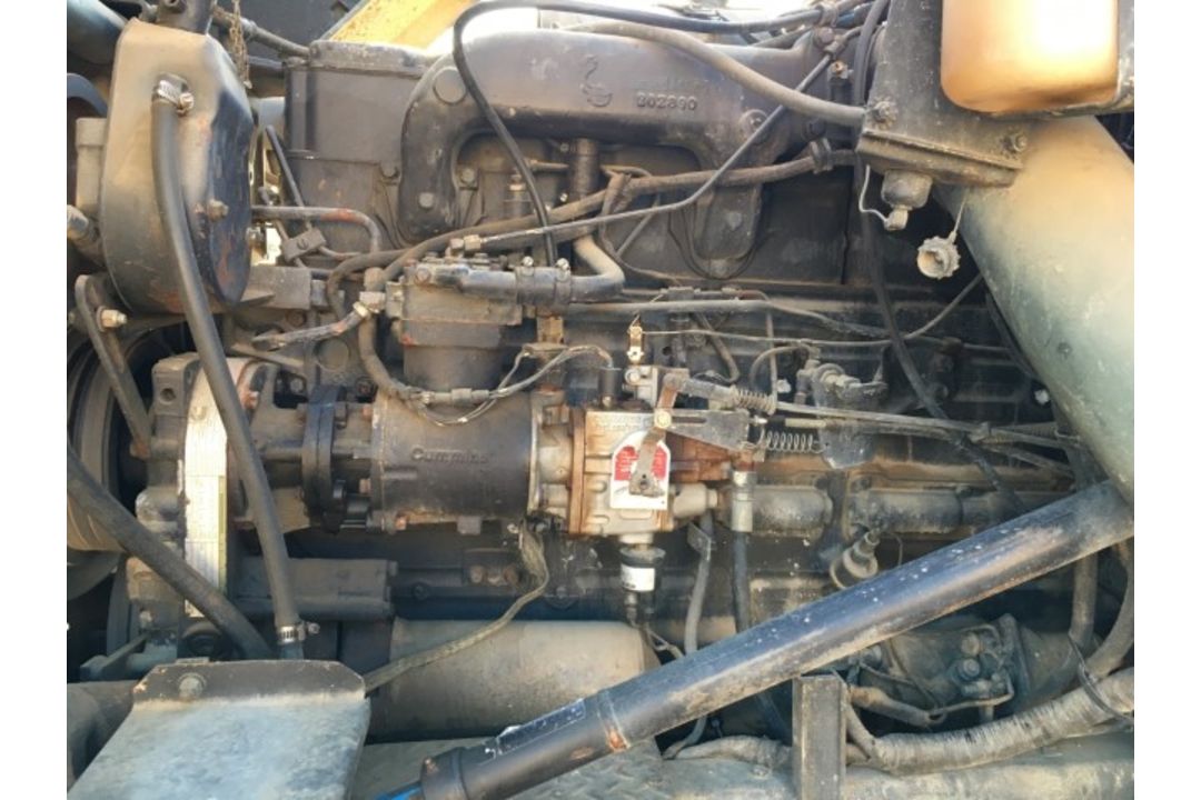 AM General M925 5-Ton 6x6 VIN: C52500929 Odometer States: 2109 Color: Green - Image 8 of 9