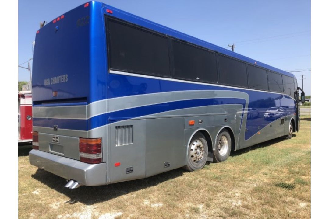 2000 Van Hool 55 Passenger Bus VIN: YE2TC12B8Y2043855 Odometer States: 2984 - Image 4 of 7