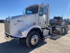 2015 Kenworth T800 VIN: 1XKDD79X5FJ455013 Odometer States: 404679 Color: Wh