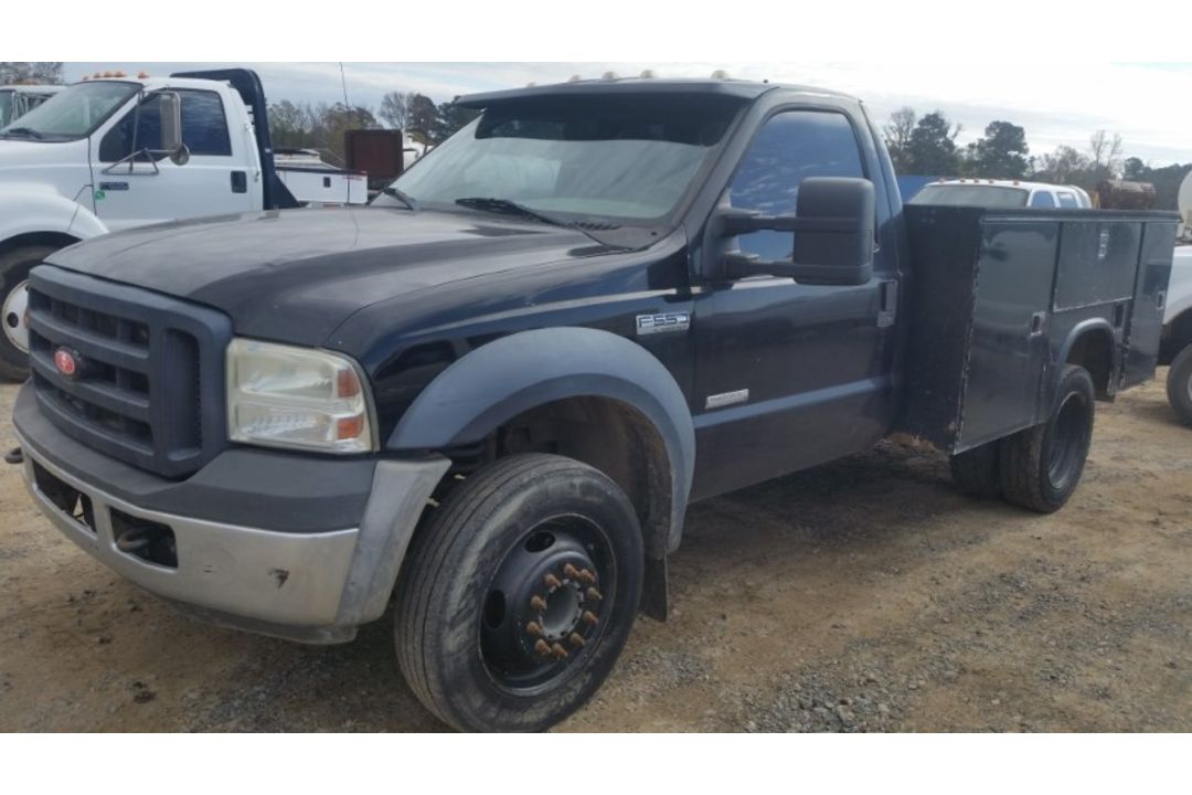 2006 Ford F-550 Service Trucn VIN: 1FDAF56P26ED53044 Odometer States: 27043 - Image 1 of 7