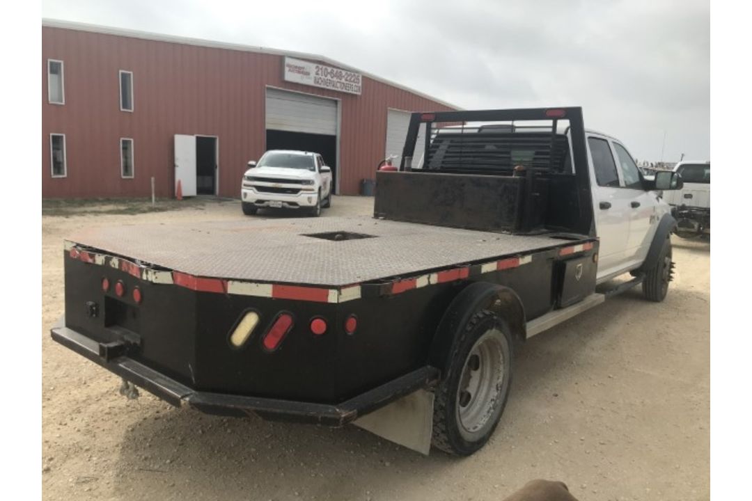 2011 Dodge 4500 VIN: 3D6WU6CL5BG580443 Odometer States: 163,038 Color: Whit - Image 3 of 6