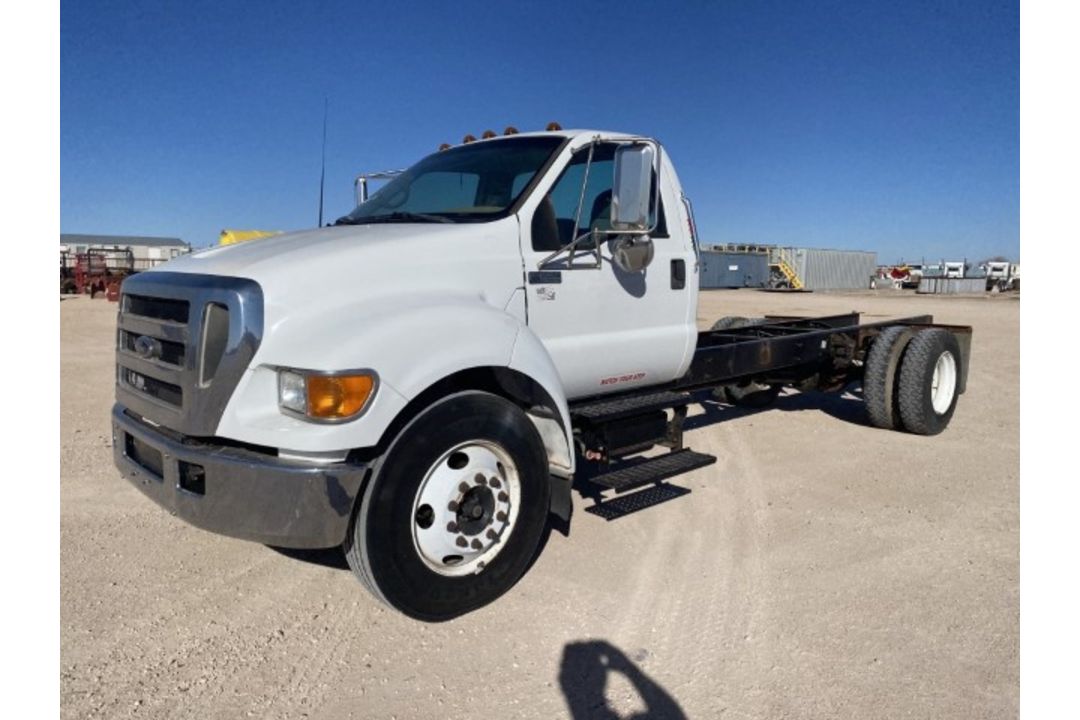 2005 Ford F-650 Cab & Chassis VIN: 3FRNF65F65V168988 Odometer States: 38495 - Image 1 of 9