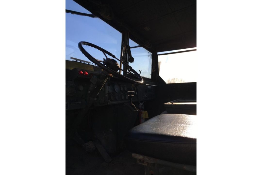 M925 5-Ton 6x6 VIN: C52308372 Odometer States: 34216 Color: Green Transmiss - Image 5 of 9