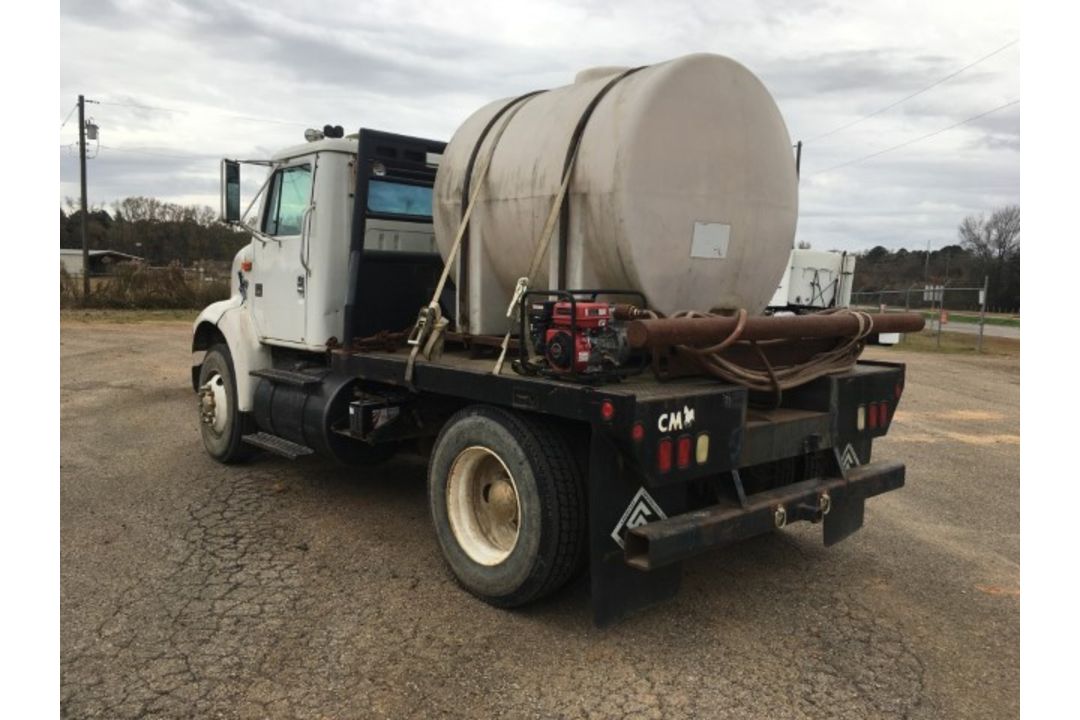 1998 International 8100 Flatbed VIN: 1HSHBAHN2WH493443 Odometer States: 422 - Image 4 of 9
