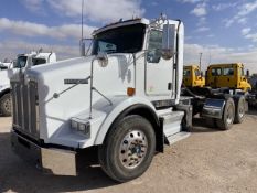 2014 Kenworth T800 VIN: 1XKDD79X4EJ366337 Odometer States: 538712 Color: Wh