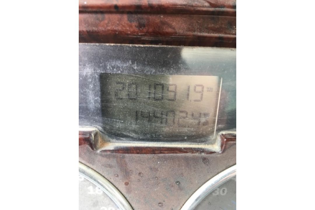 2005 Mack CV712 Fuel Delivery Truck VIN: 1M2AG09B75M001128 Odometer States: - Image 6 of 9