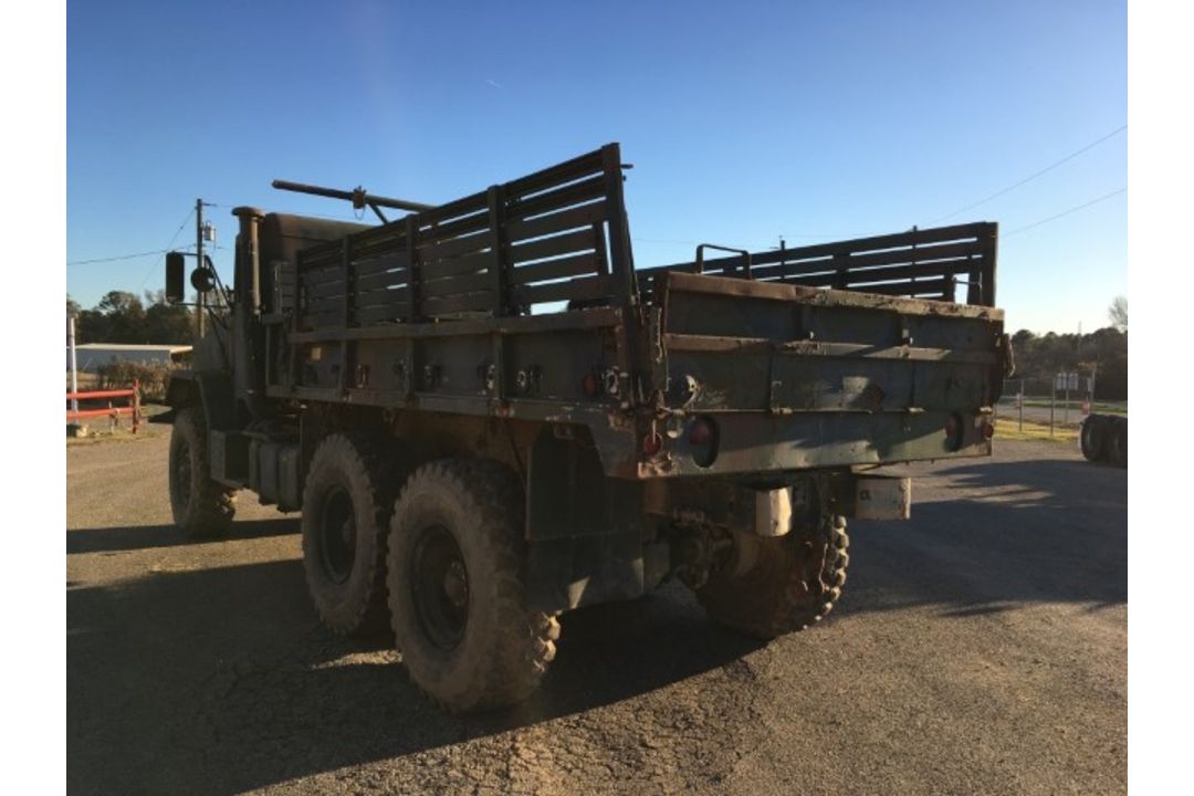AM General M925 5-Ton 6x6 VIN: C52502818 Odometer States: 3533 Color: Green - Image 4 of 9
