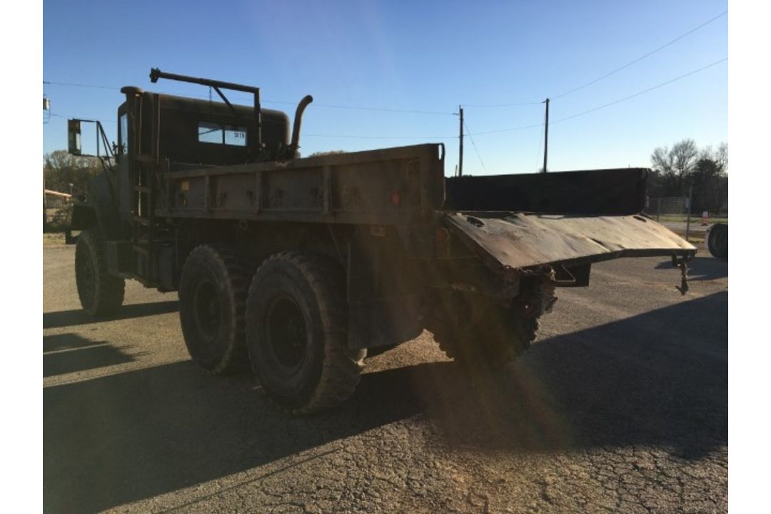 M925 5-Ton 6x6 VIN: C52308372 Odometer States: 34216 Color: Green Transmiss - Image 4 of 9