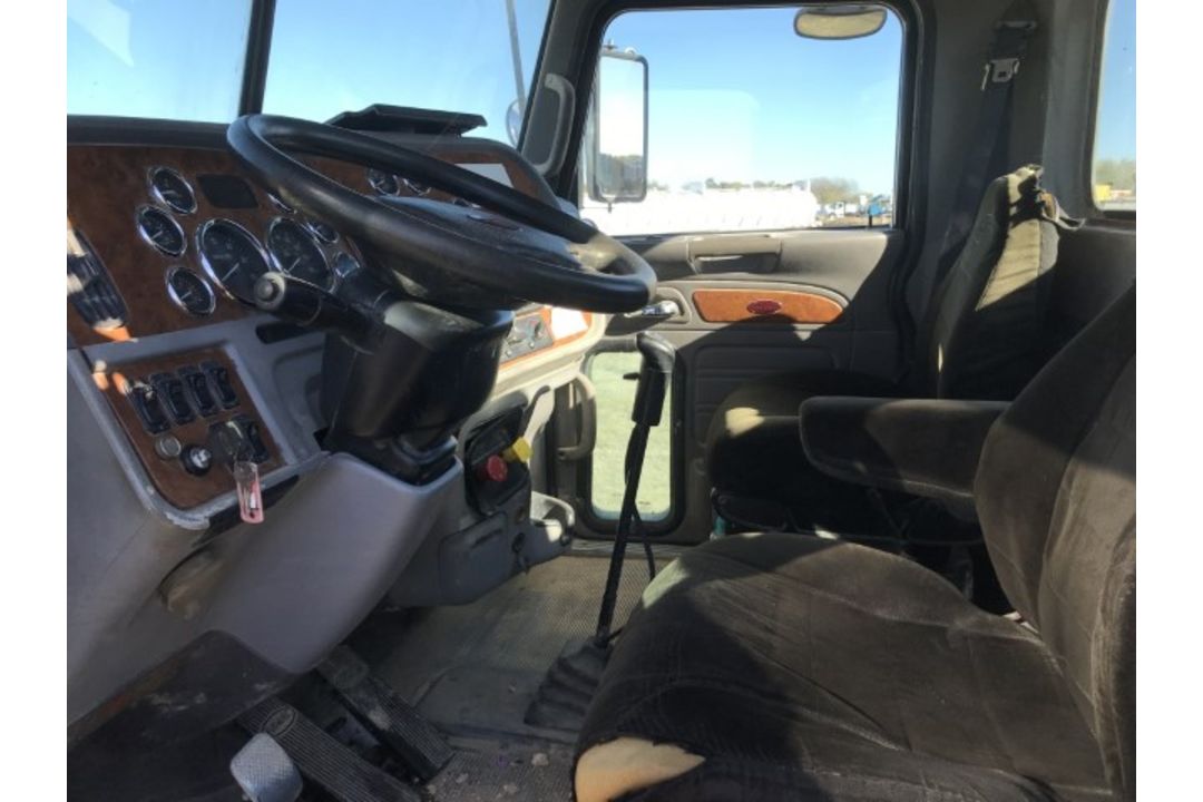 2007 Peterbilt 379 VIN: 1XP5AU8X37D671708 Odometer States: 260,071 Color: W - Image 6 of 7