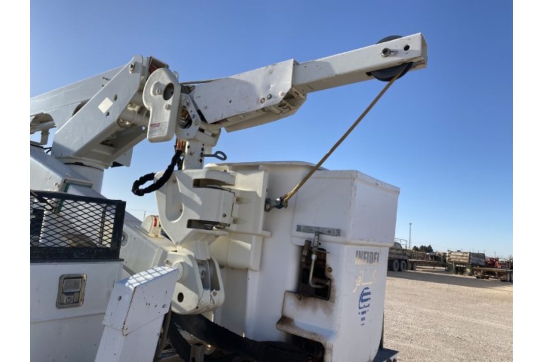 2015 Dodge Ram5500 Bucket Truck VIN: 3C7WRNBL0FG559138 Odometer States: 712 - Image 4 of 8