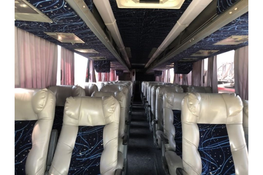 2000 Van Hool 55 Passenger Bus VIN: YE2TC12B8Y2043855 Odometer States: 2984 - Image 6 of 7